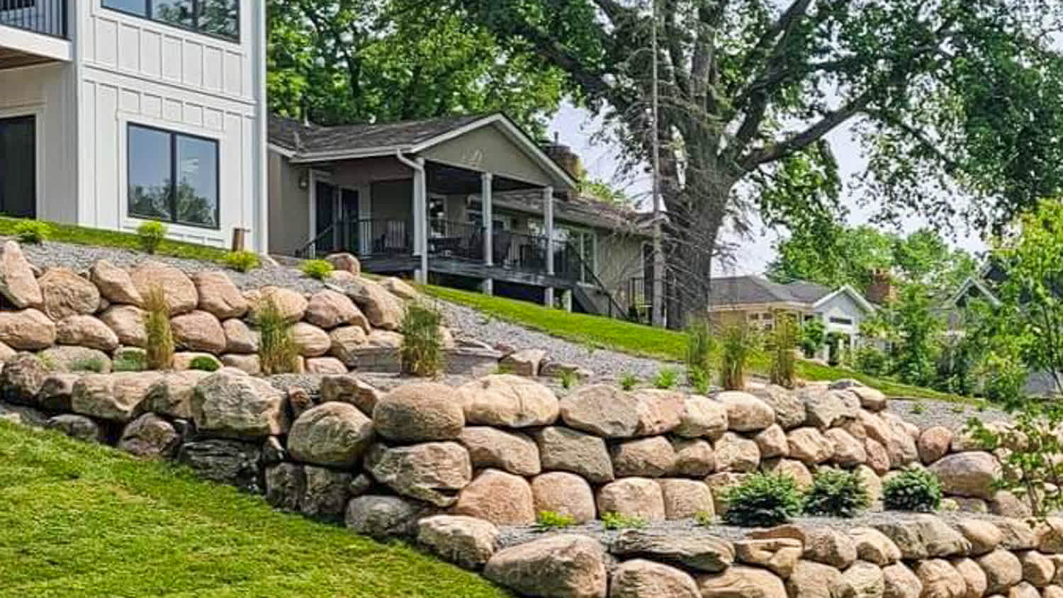 Front garden with a retaining wall